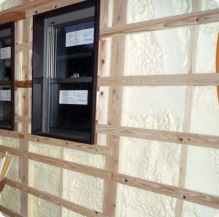 現場発泡ウレタンフォーム断熱材イメージ